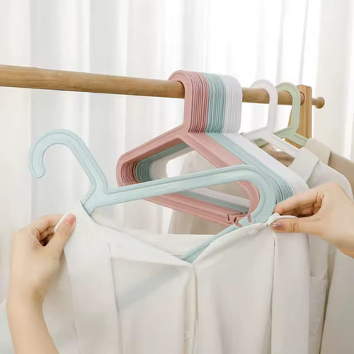Heavy-Duty Flexible Plastic Clothes Hangers